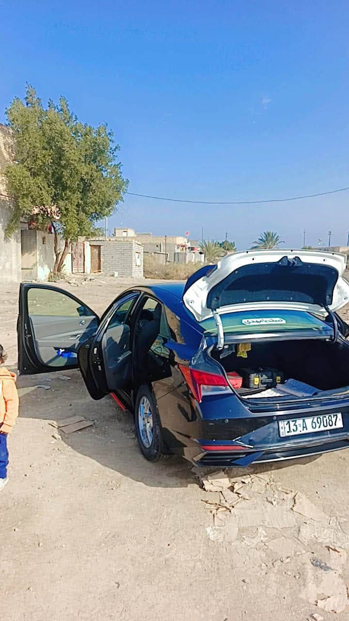 السلام عليكم الانتره مديل 22 امريكي الكير محور من 8 نمر له 6 نمر خليجي الكير سياره بيه الجنطه مبدل فقط الحوض مابيه شي بدون يرباك البنيد بيه بارد طرف البنيد بدرن فتح لبقيه كفال سياره رقم ميسان  وكال عام معوقين بعد سنه صير حره مكينه جديد تبريد شغال مال شركه حداد جديده العنوان ذي قار قضاء جبايش. بيع  مستعجل  سعر 130. 
***********
