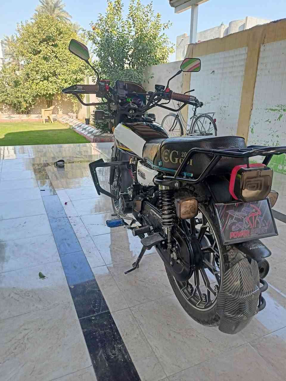 يالله موطور للبيع ايراني  موديل 2025بي اوراق،منفيس،فقط محرك 200  بعده  زيرو ماشي 3000السعر 875وبي مجال بسيط    العنوان الرمادي رقم الهاتف***********
