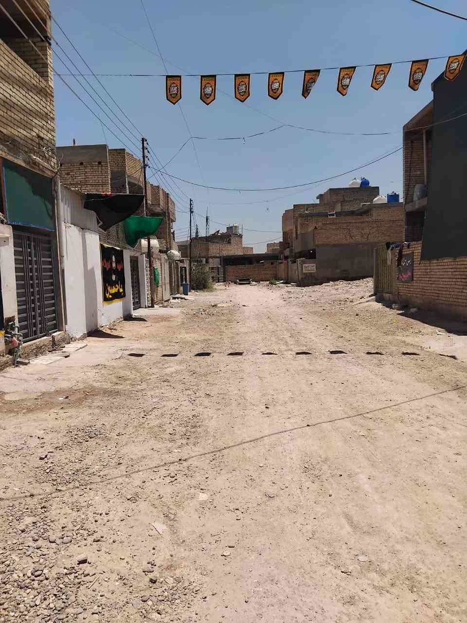 بيت للبيع 100متر مربعه عشره في عشره البلديات الضباط الثانيه   الزراعي خدمات كامله مجاري جديده ومي وتبليط. قيد الانشا  كاصين لفرع  لبيت خيرمن الله مابي نقص السعر80 الفرع عرضه ثنعش متر للستفسارعلرقم لو الخاص***********
