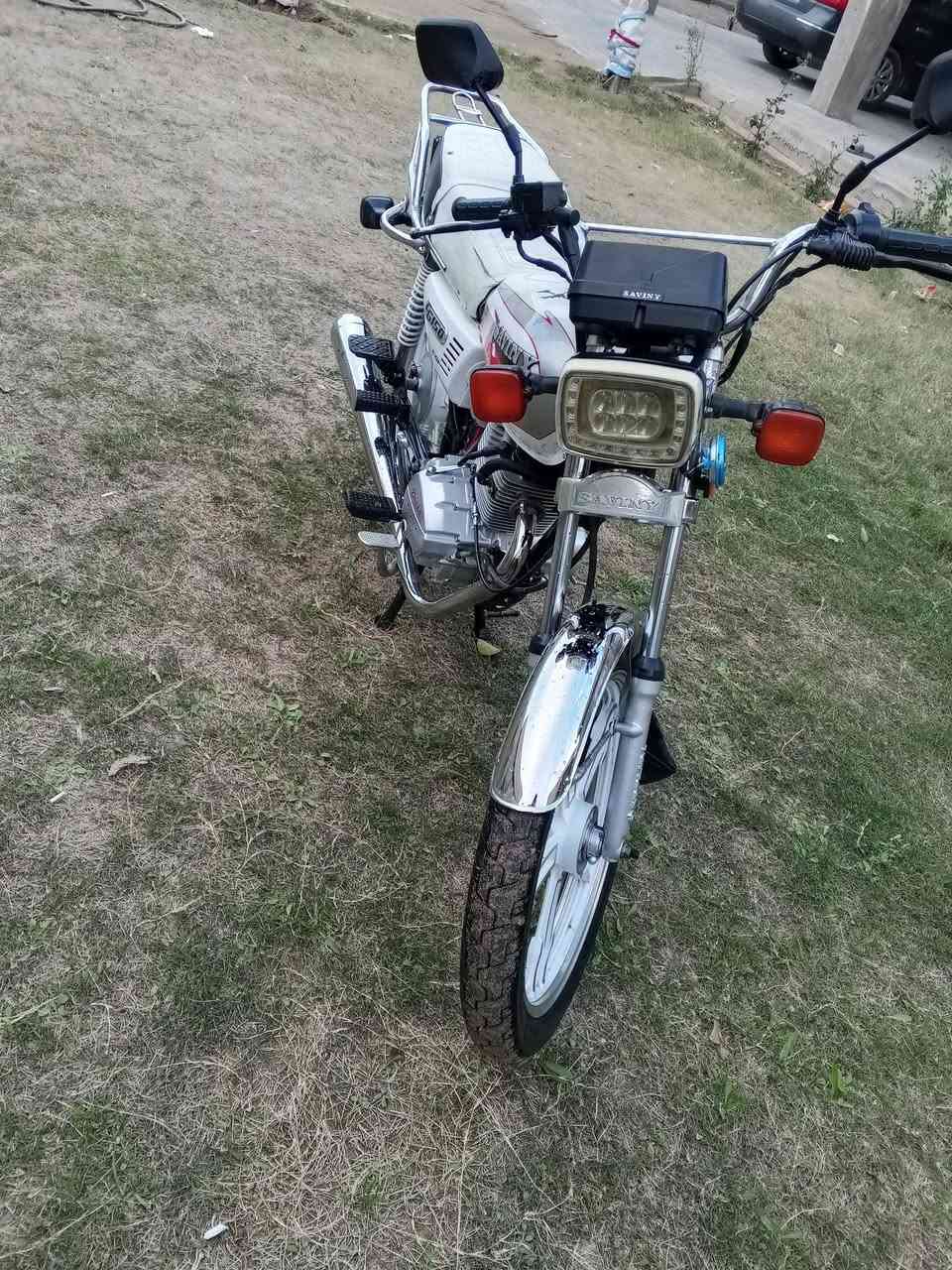 سلام عليكم دراجه لبيع موديل 2020
كلشي شغال بيه اشاير ول دشبول ولايت كلهن شغالات محرك نضيف فول دراجه نضيفه حيل ونشطه 
السعر 550 وبيه مجال قليل الشراي يتصل ***********
