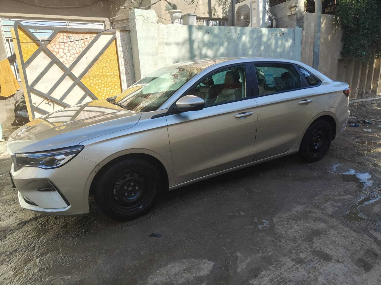 السلام عليكم سيارة جيلي ام گراند موديل 2023 مكفولة من كلشي سيارة جديدة رقم فحص تتسجل باي محافظة السعر (78) اوبيها مجال حق الجية تلفون *********** ......
