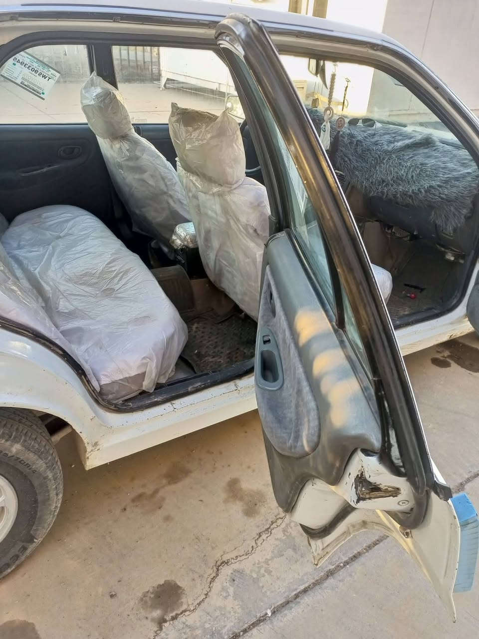 السلام عليكم ورحمه الله وبركاته 
سياره برنس دايو للبيع موديل 1995
مكينه مفتوح  وكير اتو خير من الله ورقم  بابل نكليزي 
وداخله هزه العنوان سده الهنديه حي النصر 
*********** السعر 30 وبيهه مجال
