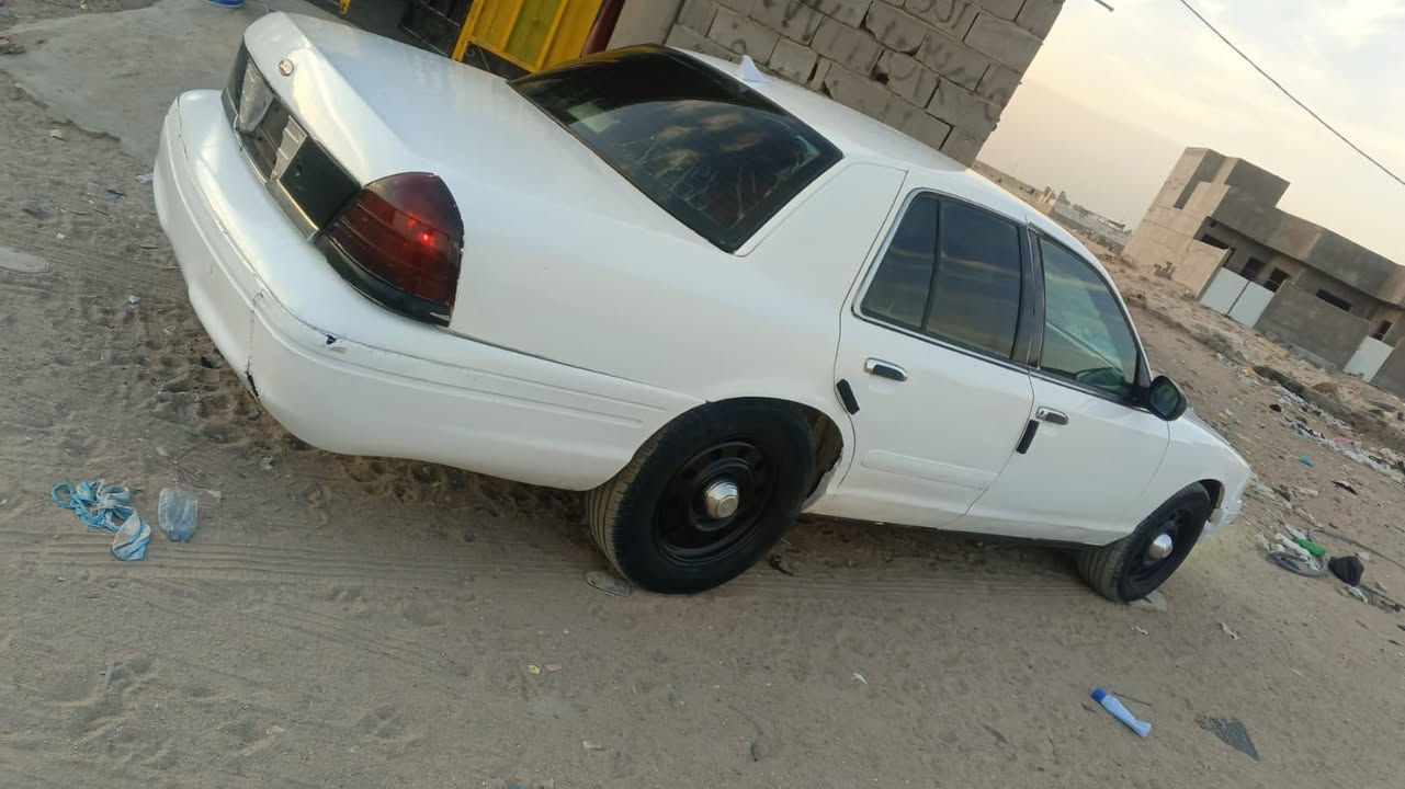 فورد فكتوريا سياره كفاله من الضربه والكص مال مزادمكينه كيربالجيس سياره كله ع البلاد اترايك ١٨٠مصبوغه عام تجميلي بيه معامله ورقم بس اناابيعك كوم حديدمكانه بالبصره سعر٣٧$اتصال***********
