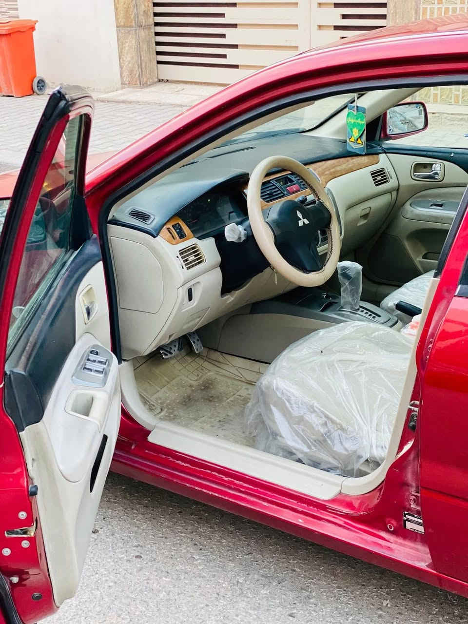 السلام عليكم سياره مسيبوشي لانسر 2007 السياره جاهزه كهربائيات وتدفئه وتبريد وماناقصها اي شي فقط مصبوغه عام للجماليه ومكفوله من الضربه كير ومكينه خير من الله مكاني نجف السعر 68 وبيها مجال بسيط وهذا رقمي ***********
