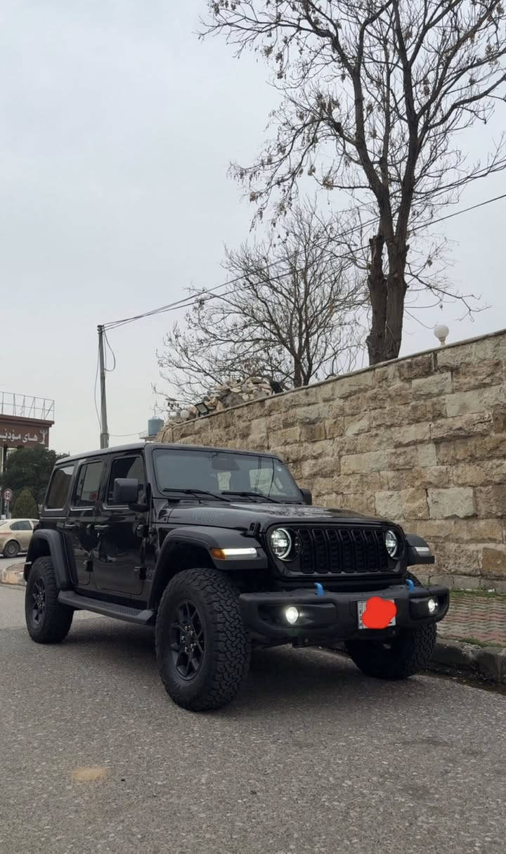 Jeep wrangler Willys 2025 4XE

‎3 نیزام HYBRID-ELECTRIC-ESAVE
فوول فوول مواسەفات ٤ پستنی هایبرێد بێ سبوخ بێ سارد دەعامی بۆ دەعامی بە شەرت دەبڵ ئەکسل سەیارەکە بۆنی شەریکەی لێدێ لۆک لۆکە نمونەیە لە جوانی 15000km ڕۆیشتووە 
مواسەفات :
تەعدید سورعە
بەسمە + شەغال
لایتی پێشەوە زینۆن
لایته پشتەوە زینۆن
ئەپڵ کارپلەی
ئاوێنە کارەبایی و هیتەر
شاشە گەورە
کوشین هیتەر گەرم و سارد
٤ جام کارەبایی 
سوکان هیتەر 
قفڵ ئەکسلی پشتەوە
تەبرید مەرکەزی
‏٤ AUX
دوگمەی OFF ROAD
ڕاداری پشتەوە و پێشەوە
سەماعە ALPINE
دەعامی پێشەوە ئاسن
دۆسە بیلادی

0750 504 43 44
