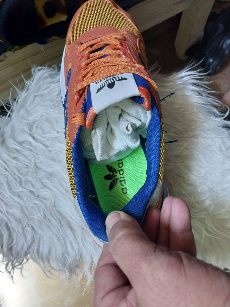 قطعه فيتنامي اديداس شرط اصلي اذا مو اصليه لاتستلم الطلب ولاتدفع دينار  السعر ٢٠ الف  والتوصيل مجاني القياس ٤٣ ع اول تم ملاحضه تصفيه محل الله شاهد


**إذا كنت صاحب هذا الإعلان وتريد حذفه لأي سبب، رجاءا أرسل رسالة إلى الدعم الفني**