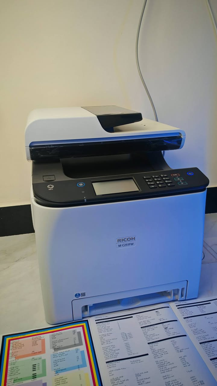 طابعة ليزرية للبيع
طابعة ليزرية ملونة  ريكو للبيع مستعجل RICOH M C251FW متعددة الوضائف (طباعة – نسخ – سكانر – فاكس)

 بسعر 800 وبيها مجال (واذا شخص يجي للبيت ياخذها ويوفر علي دوخة التوصيل ف ب750)

جديدة بعدها بنايلونها وجياستها وكارتونها طبعت بيها بس ملزمة وحدة بدون رسومات ف ما استهلكت الحبر) واوراق المعلومات مالتها حتى اجرب كل وضعياتها (يعني بعدها بحبرها الجديد وشبة كامل )

واحبارها متوفرة عالنت ومتوفرة تحديدا بمتجر ببغداد اسمة عالم الاحبار

سعرها من الريان ب940 الف اشتريتها قبل فترة قريبة 

المواصفات :-

1- سرعة الطباعة عالية 25 صفحة بالدقيقة 

2-  دقة الطابعة عالية 2400 × 600 dpi

تقنية تحسين ألوان ليزر

3-ومخصصة للاستخدام الثقيل يعني تطبع 30٫000 صفحة شهريا بسلاسة 

4- بيها درجين للورق الاول موجود بالاسفل والثاني فوق 

5-سكانر ملون

دقة تصل إلى 1200 × 1200 dpi

ADF ساحب أوراق تلقائي (حتى 50 ورقة تقريباً)

6-الاتصال

Wi-Fi

Wi-Fi Direct

Ethernet LAN

USB

NFC للطباعة السريعة من الهاتف

(يعني مجرد تضع الهاتف فوق الطابعة فوق علامة ال NFC راح يستلم الملف منك ويطبعة )

باختصار الطابعة مناسبة للمكتبات والاماكن التعليمية والشركات الصغيرة والمتوسطة والشغل المكتبي المكثف (حجمها متوسط واداء عالي )

الطابعة هي من احدث طابعات ريكو ف كل مشاكل واعطال الطابعات السابقة محلولة هنا (ف ما تدوخ بسبب الصيانة مثل باقي الطابعات)

(ويفضل ان تسال GPT على تفاصيلها كاملة حتى تفهم كل تفاصيلها)

سبب البيع(محتاج سبلت قبل الصيف)

مكاني بصرة 

ممكن تتواصل معي هنا او واتساب على الرقم التالي : ***********
