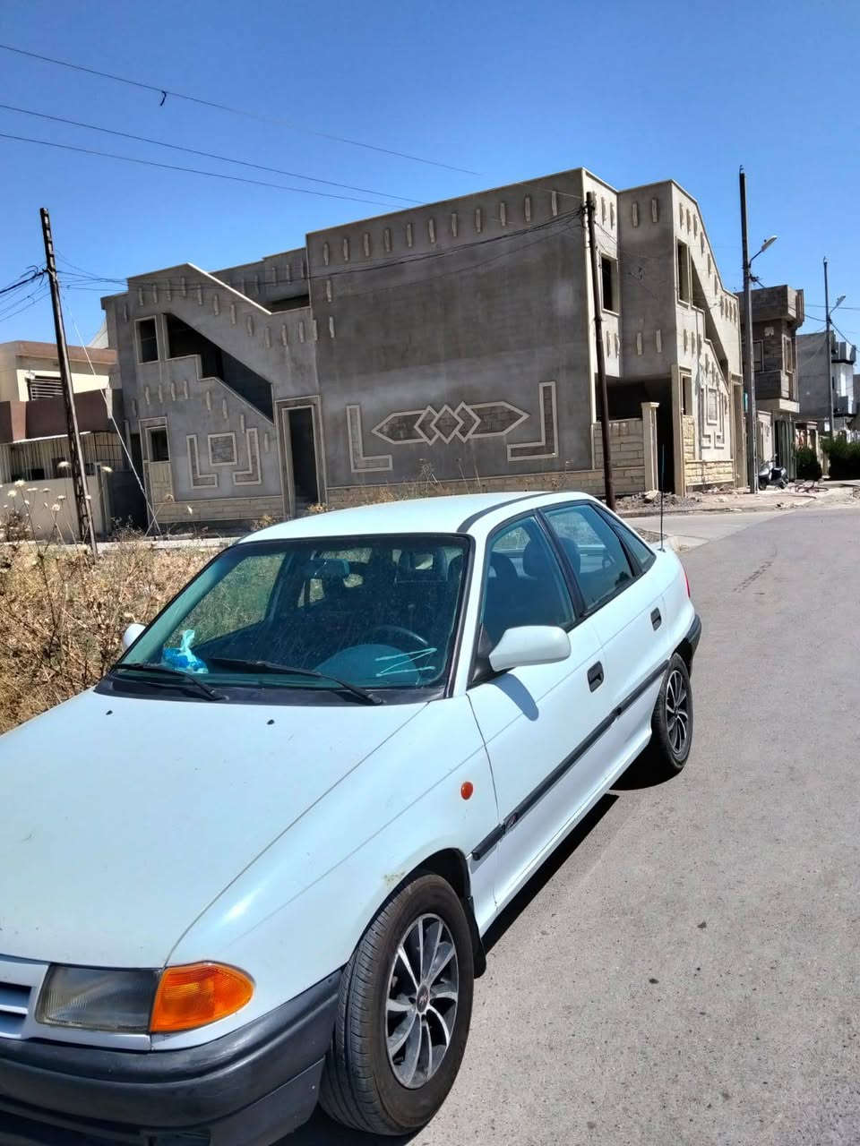 اوبل استرا حجم 16 موديل 93
گير ومحرك شرط والسيارة بأسمي 

السيارة اصليتها تبريد 

رقم نينوى

مكان السيارة الموصل الأيسر 

للاستفسار الاتصال ‏‪***********‬‏
