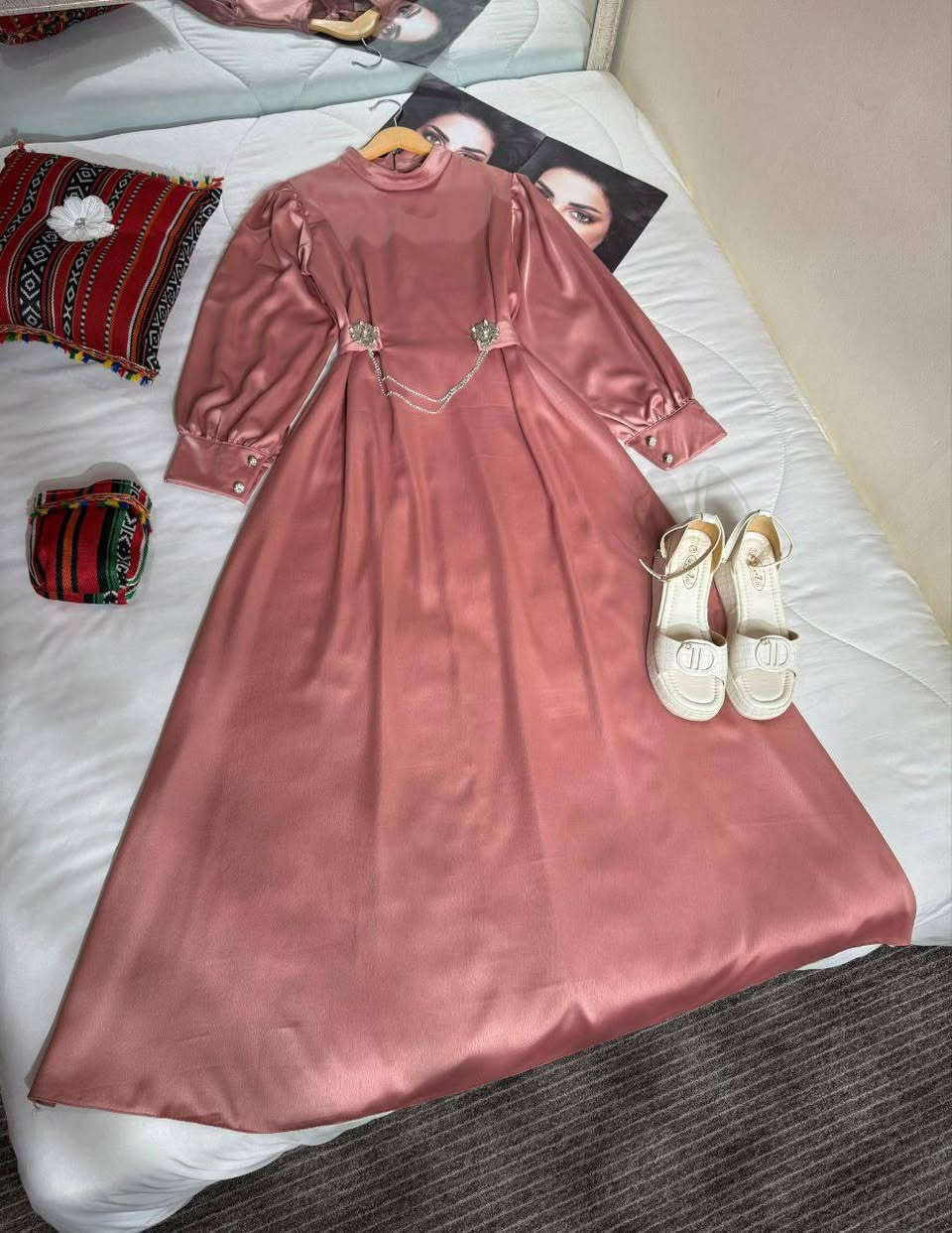 فستان العيد❤‍🩹
السعر 35 الف فقط
خامة ستن زارة تركي
38-40-42-44-46-48


**إذا كنت صاحب هذا الإعلان وتريد حذفه لأي سبب، رجاءا أرسل رسالة إلى الدعم الفني**