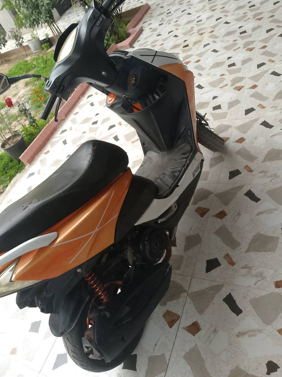 سلام عليكم عندي هاي الدراجة للبيع كله عل البلادي كهربئيات شقاله سلف دراجه نضيفه السعر (375) بي مجال 
الشراي يخابر الهاتف      ***********
