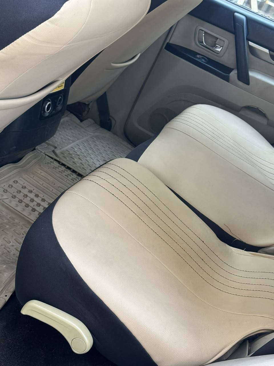 باجيرو 13 وارد كويتي سياره جديده ع ايدي 
رقم بغداد باسمي شبه مميز
مكفوله من اصبغ ومن اتبديل
مكفول كير ومكينه مشي قليل
سياره فول عده الدمام 
السعر 158 وبيهة مجال حك الجيه 
مكان اسياره مشتل 
رقم الهاتف ***********
