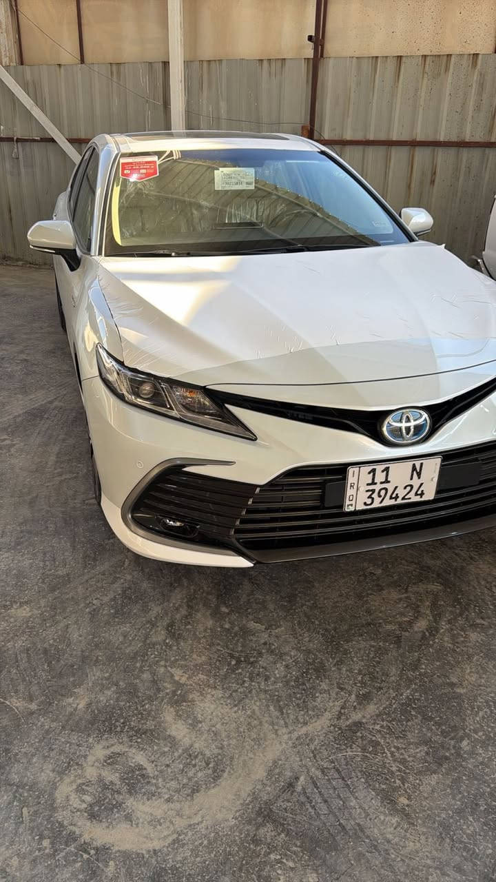 السلام عليكم كامري هايبرد وكالة عبدالطيف ماشية 11 الف بيهة بارد بسيط بجهة اليمنى مكانهة النجف السعر 245 وبيها مجال فول السيارة تواصل ***********
