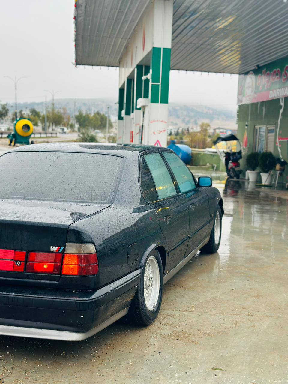 سـڵاو هاوڕێیانی خۆشەویست 
بیئێم مۆدێل 1993 مەکینە 525 گێڕ عادی گێڕ و مەکینە بەشەرت فیتەر 4 جام کارەبایی سوکان کارەبایی تەبرید لەمس  تەبرید گەرمی ئیشەکا کارەبایی گشت گیانی بەشەرت ئاڕم پلاستیك سلێمانی بەشەرت ئەوەلیات و خرامە سعری 43 وەرەقە و مەعمەلە  شوێن : چەمچەماڵ
ژ.م: *********** ڤایبەر و واتساپی لەسەرە #ادمین🌹 السليمانية, العراق
