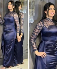 مقاس ٤٠ • مقاس ٤٢ • ملابس