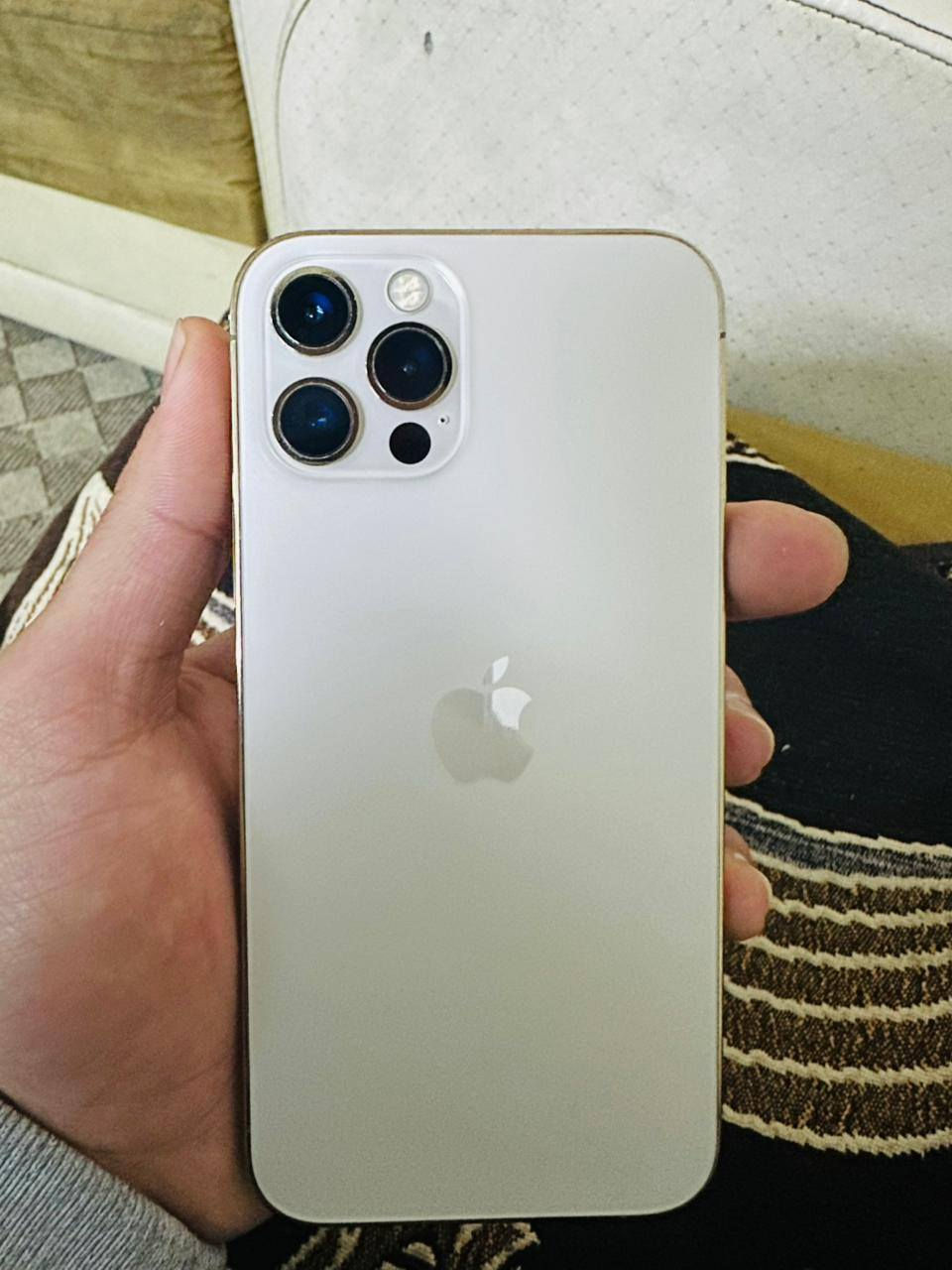 ايفون 12برو فقط للبيع الجهاز مكفول كفاله عامه من فتح وتبديل نضيف الجهاز بمعنى الكلمه بس فقط يدعم شريحه الاكترونيه فيس ايدي شغاله كلشي بي شغال وتحديثات بعدهة مستمرة بي ماواكفه البطاريه مالته 87 ولذاكرة 128
ملاحظة//((الفطر الموجود اسفل الشاشه هاي الزكه وليس الشاشه ))العنوان بغداد الزعفرانيه مامتواجد خاص *********** السعر( 450 ) وبي مجال
