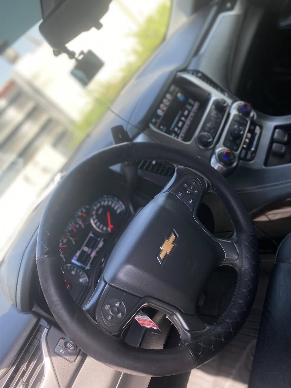 ⚔️السلام عليكم ورحمة الله وبركاته ⚔️
 ..بيع  فقط  بدون مراوس
السعر 375$ وبيها مجال
---------------------
تاهو بلاك اديشن (رقم بغداد )بأسمي 
موديل السياره  LS 2020  #وارد_امريكي (بدون ايرباك)
محرك وكير على وضع الشركة برغي مامفتوح
مواصفات ال LS المعروفة 
حساس خلفي
تشغيل عن بعد 
تحكمات ستيرن
تحكم كشنات كهرباء
السيارة سويج مو بصمة
كير ومكينة مكفولة من الفتح والتبديل
الداخل جلد اسود 
عليها تخم تاير جديد + تخم ويل جديد
عليها باتري جديد 
زيت وفلاتر جديده 
السيارة مال جناي ممتعوبة وميحتاجلهة مصرف
--------
الضرر :
جاملغ السايق فقط صبغ وربع البنيد حادث بسيط جداً (بدون ايرباك ). وباقي سياره كفاله من الصبغ . 
صور الضرر مرفقه مع السونار
▪️
عداد المسافه 51500 ميل. 
ماشيه بالعراق فقط 18 ميل 
السياره مالك  اول  (يعني ع ايدي السياره ) . 
رقم اتصال او واتس اب ***********
