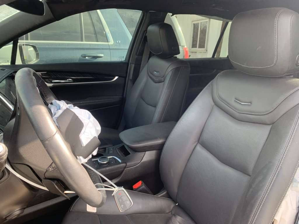 كدلاك XT6 مديل ٢٤ فول الفول  حالين بدبي بصناعيه ٤
شراي  مناك يدفع فلوس ويستلمهه
 او للميناء بصره على وضعهه
بمكانك دخاله شهداء 
سعر ٩٨ ورقه دبي واذا للبصره تريده
تتفع اجو شحن ٧ وراق من دبي للبصره
***********
