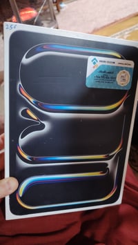 شباب ايباد برو m5 ذاكره 256 حجم 11انج مشحون31 مره  بطارية100 نظافة100و...