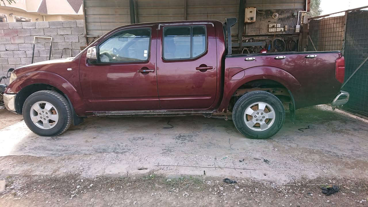 السلام عليكم ورحمة الله وبركاته 
للبيع نيسان نيفارا موديل 2009 كير عادي رقم سليمانية باسم كردي تريد وكاله او تحويل 
السيارة بلادية بدون حادث وصبغ فقط باب البدي مبدل 
السعر80
مكان بغداد 
***********
