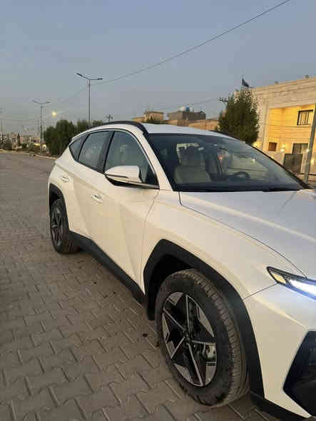 السلام عليكم 
بيع مستعجل توسان 2025 ويل ١٨ للبيع زيروووو  ماشيه 3 الف مكفوله رقم بغداد الدولي باسمي مداور ثاني يوم 
معروضه 235 وبيها مجال بسيط 
للاستفسار التواصل ع الرقم 
***********
