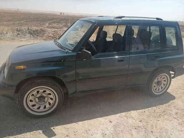 سلام و عليكم سياره ساسوكي
محرك بلادي كير ومحرك شرط 
لا صرف لا تبخير 
سياره حلوه ونضيفه 
سياره بلاديه مو عكس 
رقم بغداد تحويل ثاني يوم 
مكان ديالى جلولاء خاص ماكو مكلف بل نشر 
اتصل ودلل ***********
