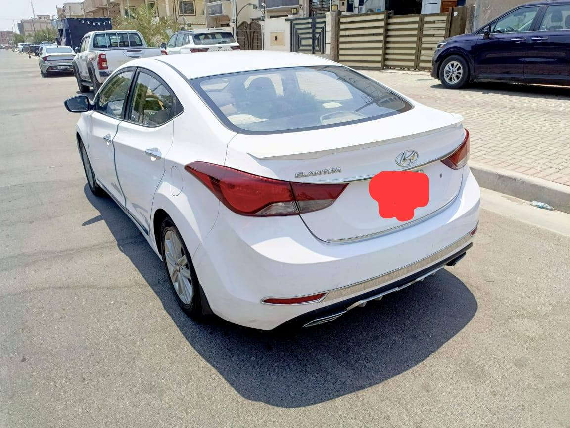 السلام عليكم الانترا خليجي 2015 فول مواصفات عده البصمه محرك كير خير من الله ما مفتوح السونار موجود ويه الصور  بدون دواخل السعر 120 وبي مجال مكان السياره البياع رقم بغداد 
ا***********
