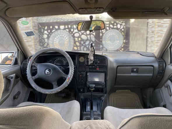 السلام عليكم 
وميكاء موديل 92رقم صلاح الدين مشروح وطني دولي 
كير ومحرك بشرط كير وتماتيك 
محرك 20 
صدر امامي وخلفي 70بل 100
تايرات  باتري جديد 
كهربائية كله شغاله 
سقف سليت 
شاشه لايت زنون 
السعر 33وبيها مجال 
المكان سامراء ناحيت المعتصم 
***********
