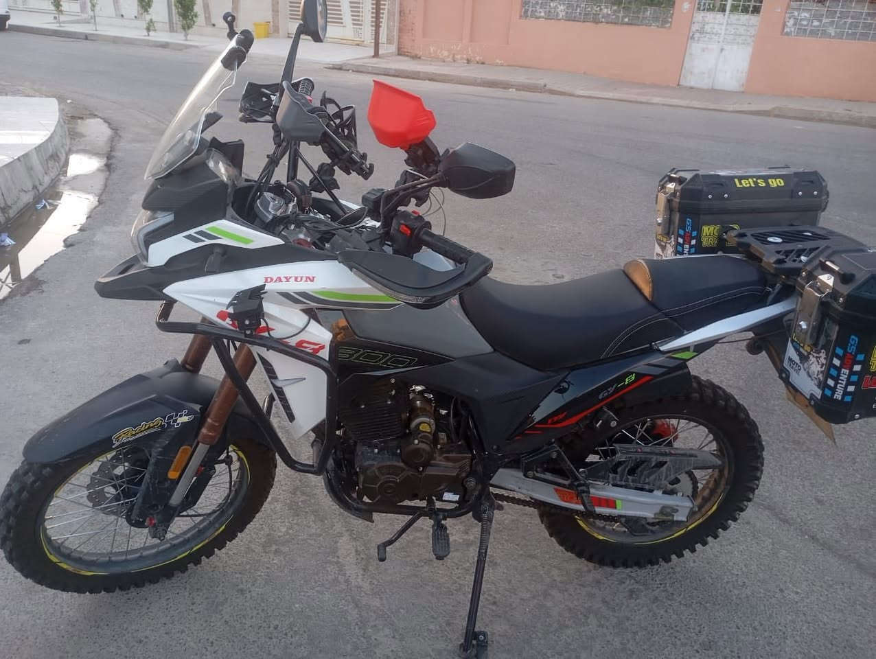 سلام عليكم ادفنجر للبيع محرك 300cc دراجه صفر موديل 2026  سعرها ٣ ملاين و ٢٠٠ و بيها مجال حك جيتك دراجه مرقم رقم اربيل تحويل ثاني يوم او وكاله ما بيها اي عيب و اوصوليه، مكلف بل نشر رقم صاحب الدراجه ***********
