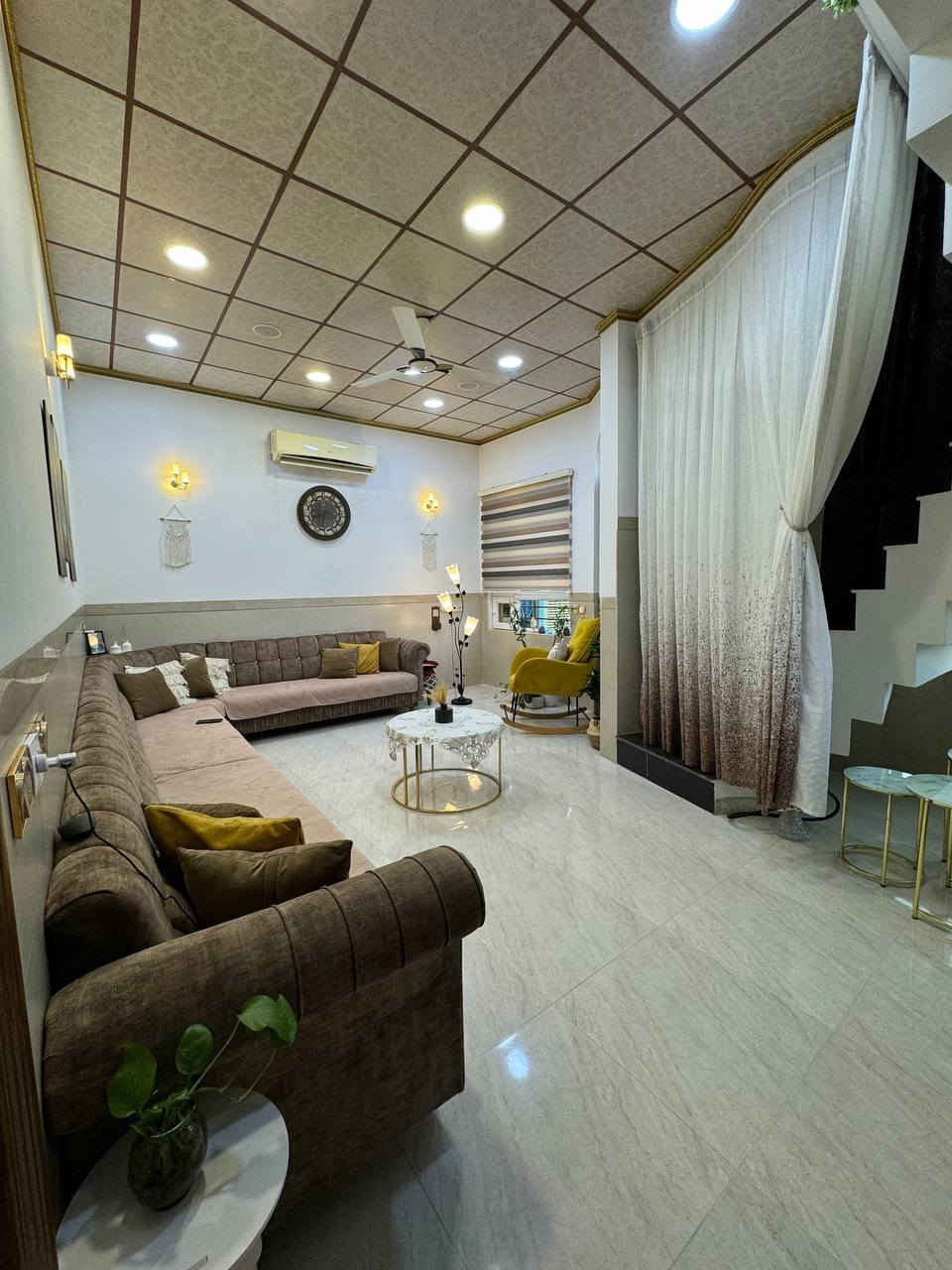 بيت للبيع حي الفلاح الثانيه مساحة ١١٠ركن مقاطعة ٦ شارع ١٥ يبعد عن الشارع ٢٠٠ متر مدخل الاخير سند طابو الزهور طابق  وطابق الثاني غرفة وبيتونة تاسيس عاكسه ومع بئير ماء


**إذا كنت صاحب هذا الإعلان وتريد حذفه لأي سبب، رجاءا أرسل رسالة إلى الدعم الفني**