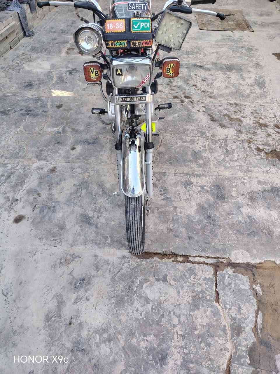 سلام عليكم دراحه 4كير رقم ماعايزه برغي رقم سنويه مداور ثاني يوم مكاني نجف براكيه شارع سبيس اتواصل رقم فقط ***********
