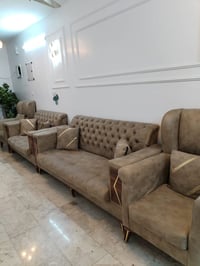 مودرن • ١٠ مقاعد • نظيف