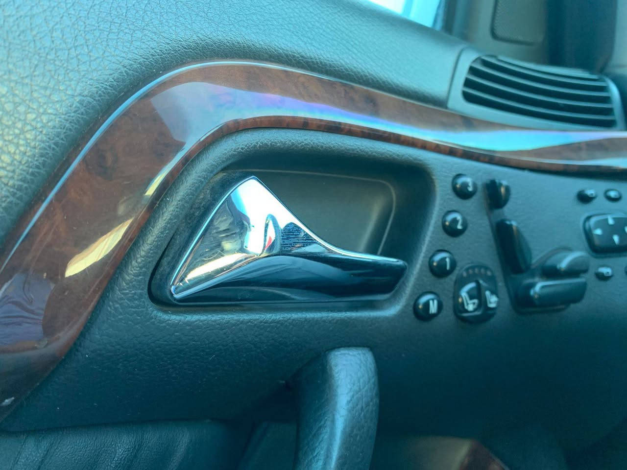 صباح الخير 
غواص ادوات موديل ٢٠٠١ جاهزه من كلشي تدفئة تبريد 
كير مكينه تخم تاير حداده من كلشي 
سعر ٩٠ ابو لمراوس اعبر المنشور 
بصره جزائر


**إذا كنت صاحب هذا الإعلان وتريد حذفه لأي سبب، رجاءا أرسل رسالة إلى الدعم الفني**