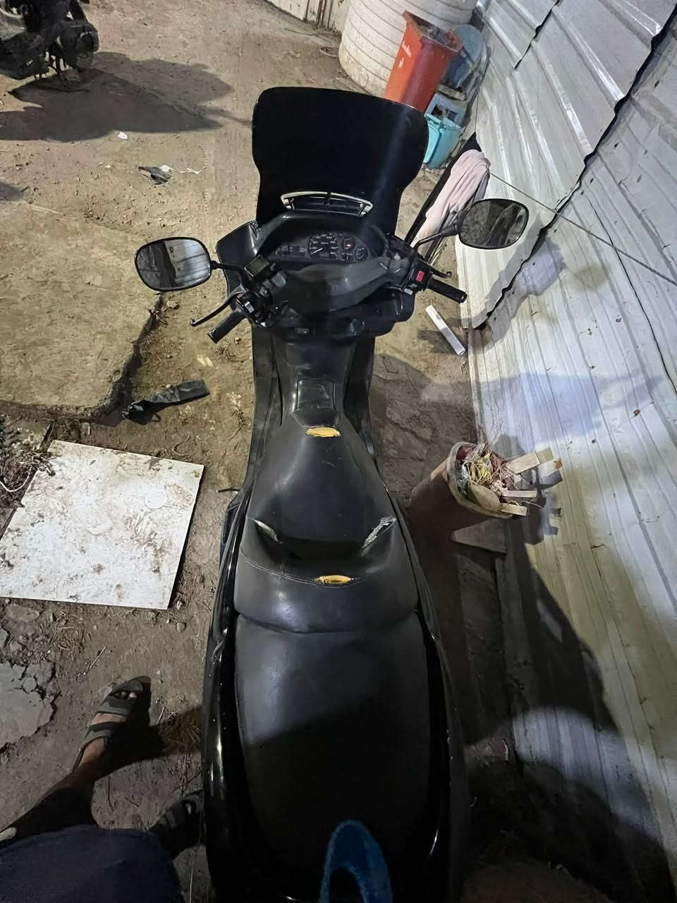 السلام عليكم مرخصت مدير الكروب دراجه ماجسته تك رون جديده لك نص نكره  الدراجه مناقصه شي جديده واحلى من الصور عنوان بغداد ساحة عدن او الشالجيه اوراقه كامله السعر 700 وبيه مجال بسيط للشراي التفاصيل اتصل ع رقم 
***********
