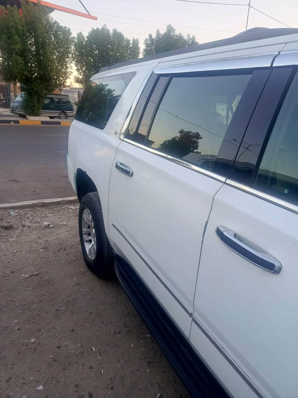 GMC للبيع 
رقم جديد وباسمي  محرك 3500
موديل 2019
مكان السيارة بغداد  المنصور تحويل ثاني يوم 
داخل جلد 
تخم تاير جديد 
صدر امامي خلفي جديد
ضربه خفيفه الجاملغ الي خلف السياق
بدون دواخل 
السعر 25000وبي مجال
واتس آب ***********
***********
