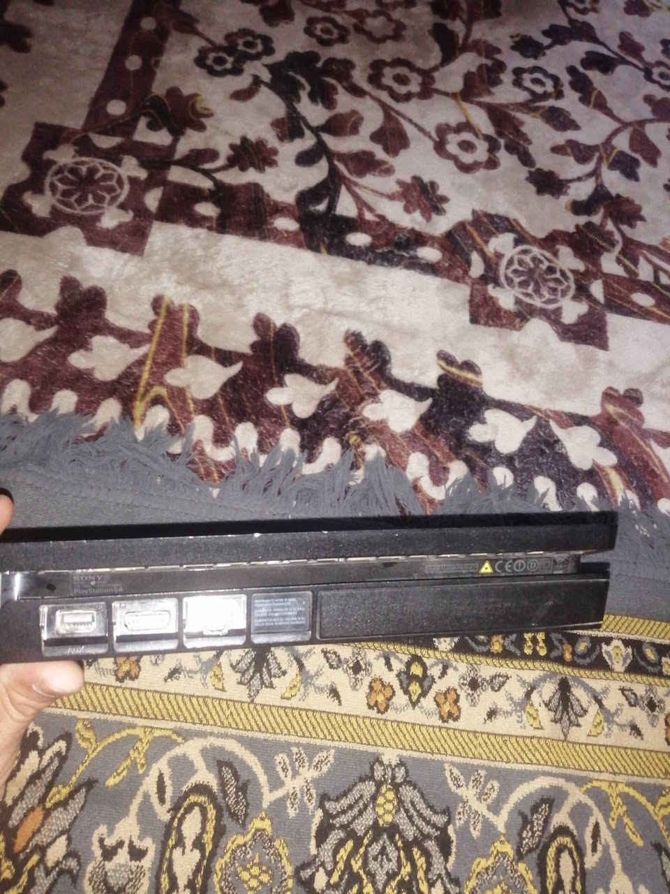 السلام عليكم بلي فور سلم نضيف لوك جوستكات2 وقرص السعر250 وبي مجال للشراي مكاني الحيانيه رقمي ***********
