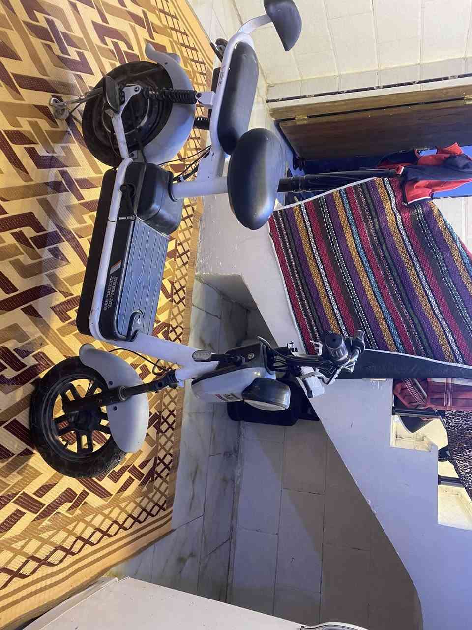 سلام عليكم دراجه شحن البيع دراجه كمله نقصه فقط سكليتر سعر150مكان مدينة الصدر***********
