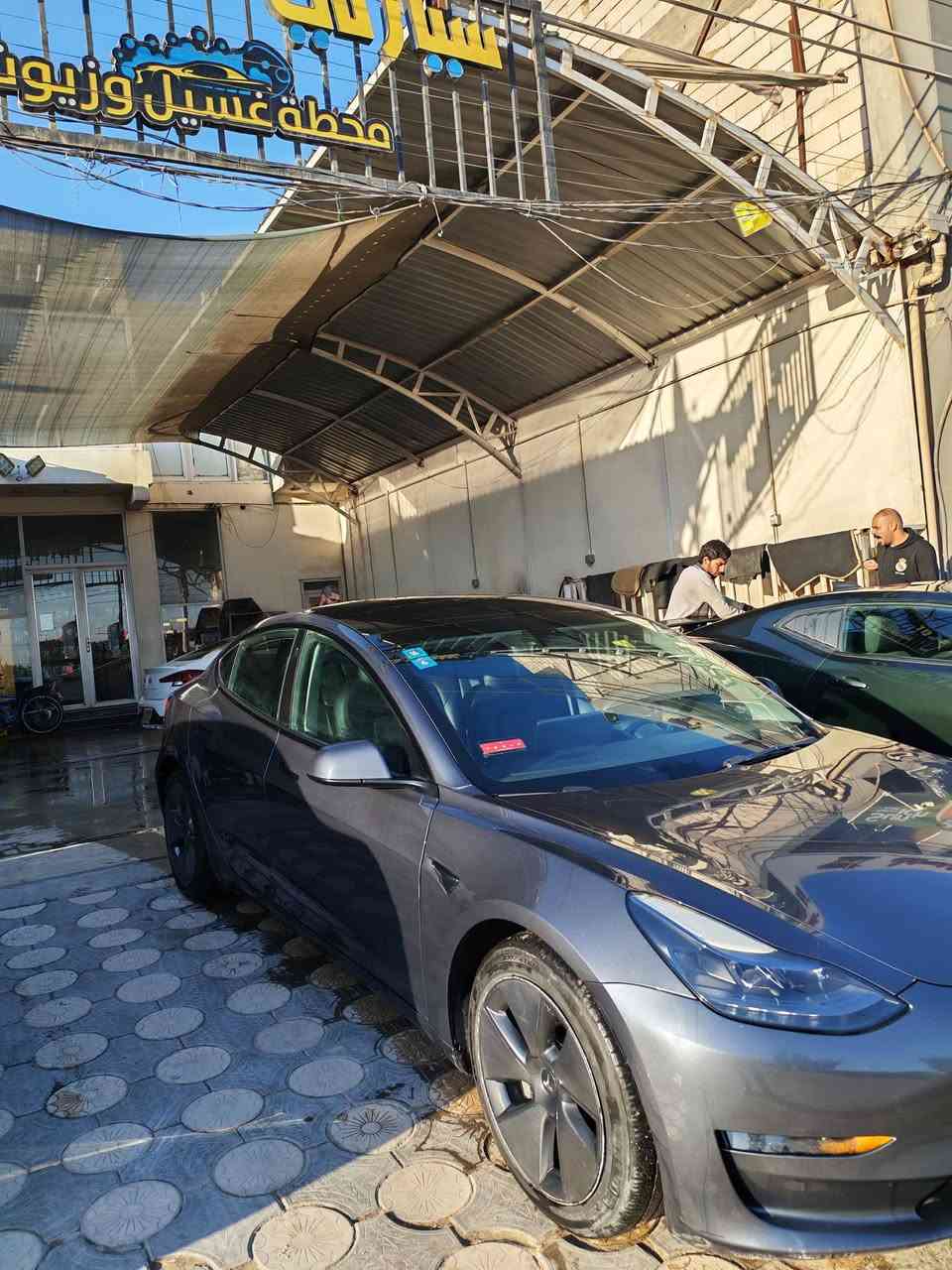 تسلا مودل ثري 
2023
ماشية 26 ميل
بيها صبغ جنطة وجاملغ خلفي بدون أي دواخل أو شواصي 
ونبيد بارد فقط
سيارة أوف لاين
سعرها 155 وفيها مجال
مكان السيارة النجف الأشرف حي الحسين 
***********

رقم شاصي
5YJ3E1EA4PF419440
