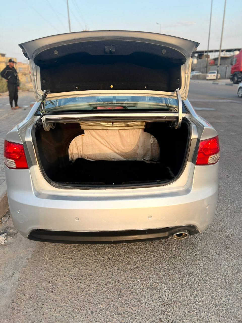 السلام عليكم سيراتو  للبيع اومراوس دخول جديد ادوات ادوات 
سيراتو 2013 اصل 
لون سلفري 
كصتين  شغل باجات 
متومه شمالي  سنويه 29
نضافه 100/100
مكينه كير اكسل كفاله
حداده جديده كلش 
مكينه 1600 دوووش 
مسجل دمام 
فقط فتحه 
تبريد ثلج منضومه جديده  
نضافه كشر 100
نضافه داخل 100
حجر بيئة موجود بلادي
تخم تاير جديد
سعرها 50  وبيه مجال 
سياره خير من الله الف ما ذب عليه
مكان سياره بصره  
*********** واتساب فقط
