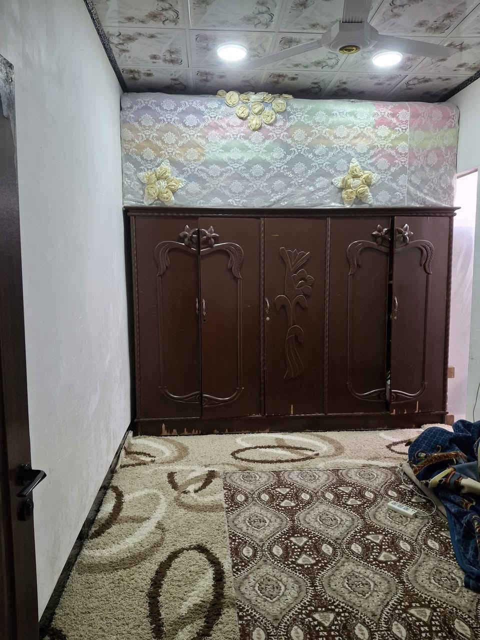 دار زراعي وبي كارت بلديه العنوان الشيشان قريب على سايدين النعيمي يحتوي على غرفتين نوم وهول واستقبال ومطبخ مساحه ١٢٥متر خدمات ماء كهرباء 🔋 السعر الدار 🏠 55مليون وبي مجال +ارض زراعيه مساحه ١٢٥متر السعر الأرض على اتصال
***********
***********
