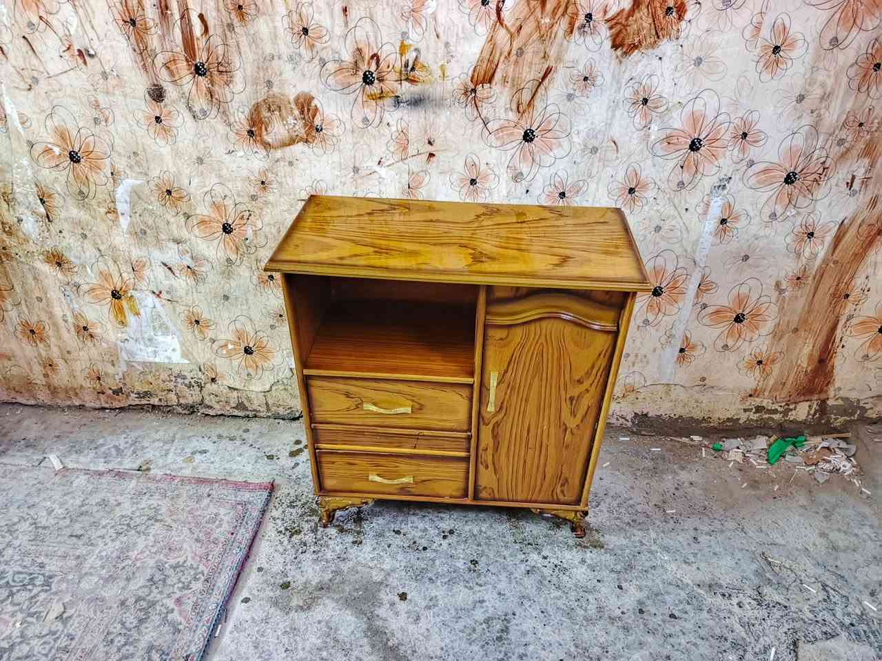 عندي بوفيه للبيع موديل حديث اخت جديده السعر 40 مكان الحسينيه واكو توصيل


**إذا كنت صاحب هذا الإعلان وتريد حذفه لأي سبب، رجاءا أرسل رسالة إلى الدعم الفني**