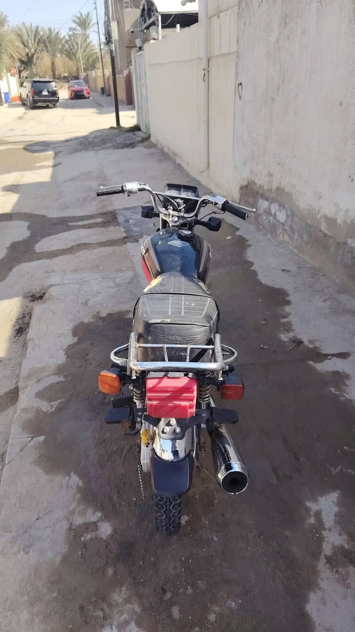 سلام عليكم تايكر 21 اوراق اصولي كارتون بلاديه الدراجه بس بيه خيط تبخير شرط نكره معدل 120 علاه البلاد ما ملعوب بيه مكان حله معميره  *********** السهر 500 وبيه شويه مجال
