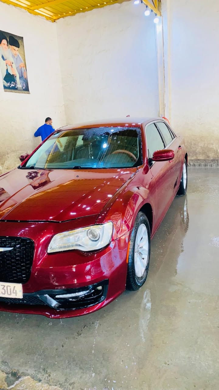 السلام عليكم
اوباما لون كرزي
اصل 17  معلاية 23 
السيارة جاهزة من كير ومكية وحدادية وتخم تاير ورقم بغداد إنكليزي 
حادث جاملغ امامي وخلفي جهة السايق صور الحادث في المنشور 
بدون ارباك بدون دواخل 
المكان كربلاء 
رقم التلفون ***********
