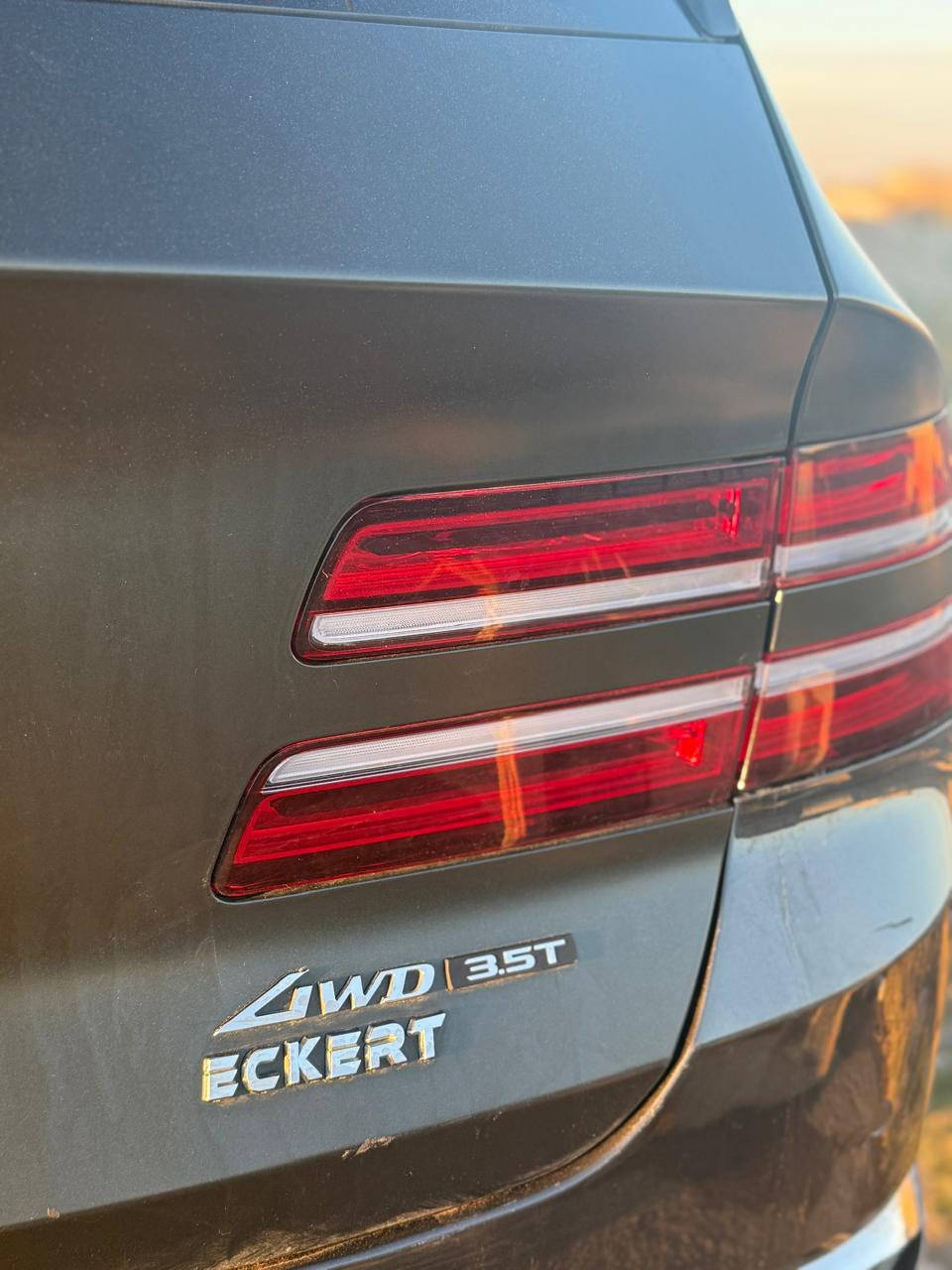 للبيع سيارة فخمة جداً�Genesis GV80 برستيج فل مواصفات موديل 2025
المواصفات:�• محرك 6 سلندر تون تيربو �• دفع رباعي AWD�• قير أوتوماتيك 8 سرعات�• شاشة معلومات كبيرة مع عدادات ديجيتال كاملة�• نظام كاميرات 360 درجة
• 4 بصمات ابواب 
• حساسات أمامية وخلفية�• مثبت سرعة ذكي + نظام الحفاظ على المسار�• نظام فرملة طوارئ أوتوماتيكي
• الركن الذكي عن بُعد
 تشغيل بصمة + تشغيل عن بعد�• فتحة سقف بانوراما�• مقاعد جلد فاخرة كهربائية مع تبريد وتدفئة �• لون زيتوني مات 
• إنارة LED كاملة
•صوت محيطي (Surround Sound) عالي الجودة
• 18سماعة موزعة داخل السيارة Bang & Olufsen�• تقنية إلغاء ضوضاء الطريق داخل المقصورة (Active Noise Control) لتحسين نقاء الصوت 

•لون زيتوني مات 
.5 راكب اسود جلد نابا (Nappa Leather) 
�• السيارة نظيفة جداً�• ممشى: 10 مايل فقط�• (رقم اربيل فقط )�• استخدام خفيف
الاضرار 
•تبديل دعاميه خلفيه
•ايرباك سليمات كفاله

السعر 57الف دولار 
للاستفسار  الاتصال او واتساب 
***********
