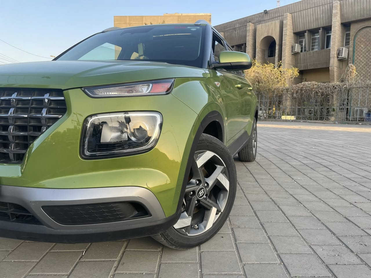 #هونداي_فينو
#موديل_2024
#مرقمة_بغداد
‎#فوووول_مواصفات.              
  المواصفات 

1- بصمة 
 2- فتحه سقف (سلايت)
3- داخل لونين 
4- شاشه كبيرة كامرة دوارة 
5- فول  تحكم ستيرن جهتين  
 6- ويل كروم 
7- شاشة كبيرة كاربلي +اندرويد 
8- نظام انذار
9- مانع انزلاق
10- تراكشن منحدرات
11- وضعيات قيادة  
12- رادار تحذير جانبي 
13- رادار خلفي
14- رادار امامي
15- تحديد مسار 
16- مكينة 1600 دبل نوزل 
‎ و السيارة جديدة جدا و السيارة اجمل و أحلى بكثير من الصور و الحادث خفيف صور الحادث مرفقة مع الصور 
السعر 139 $ بيها مجال للاستفسار ***********
