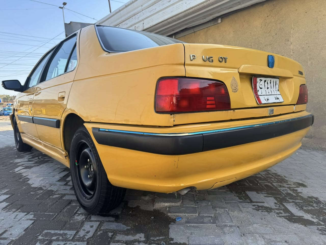 سلام عليكم للبيع بيجو باص موديل١٥
السياره جاهزه🚕من تخم تاير صدر جديد 👍🏼دوشمه جديده 
مكينه فرنسي🏎️✈️لسياره اي نقص مابيها بس ماعده لجاملغ ليسر موضح بلصوره بي طخه لسعر٤٨💸وبيها مجال للطيبين 
مداور ثاني يوم🚦 لشراي يتصل ويدلل***********ممتواجدعل نت🥱
