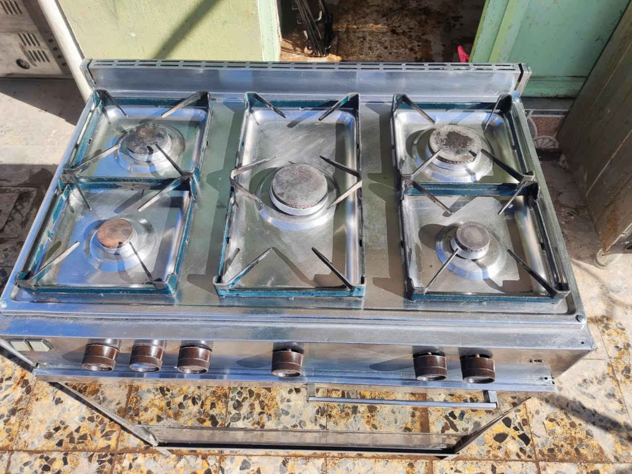 طباخ  عشتار عراقي
 الاصلي باب الاول
 نظيف وشغال على الفحص. والضمان 
  ضمانة شهرين. 
  اي اشكال بي اني خادم
سعره150 وبي مجال بسيط
مكاني نجف  سوك حنون.   ***********

اراوس بطباخات تعبانه. مناسبه
