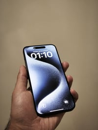 iPhone 15 Pro Max 512 GB للبيع اللون نيلي  ذاكرة 512 GB بطارية 90% كرت...