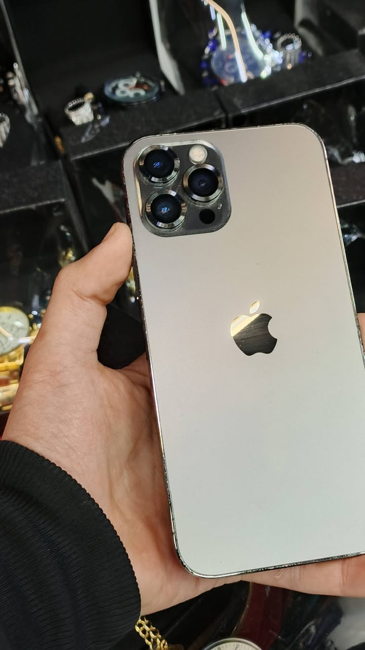 12برو ماكس للبيع مبدل بطارية سعره 300وجه لوجه مكاني موصل وهذا رقمي*********** واهلا وسهلا بالجميع
