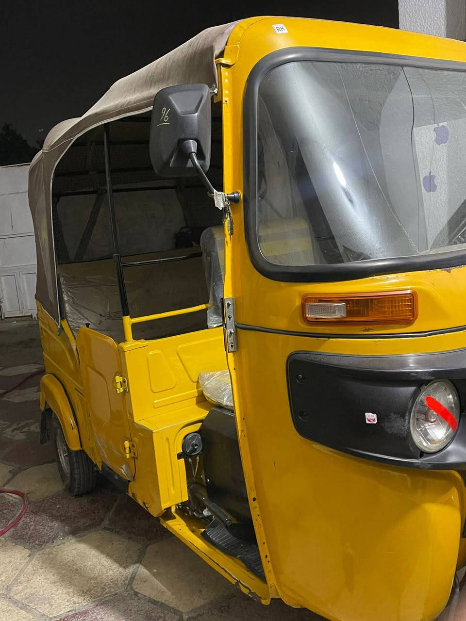 سلام عليكم تكتك البيع 21 شهر 11 باسمي احولك ثاني عنوان بغداد الرقم الاستفسار ***********
