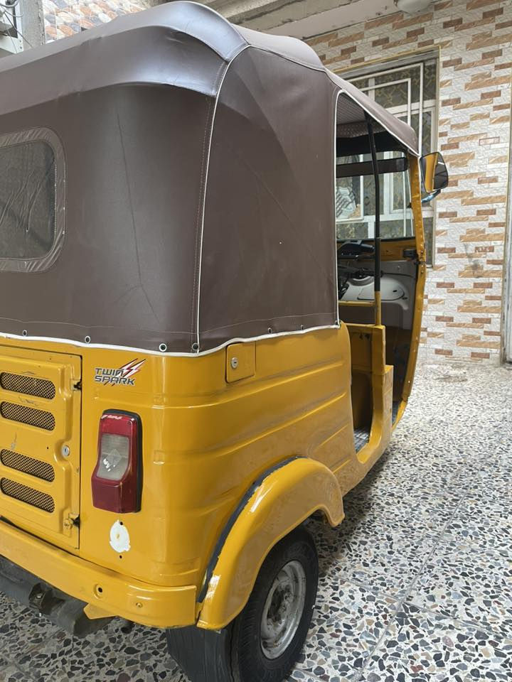 سلام عليكم شباب تكتك 20 شهر 12 مرقمه تكتك حلوه وجاهزه من كلشي تخم تاير جديد باتري جديد التكتك بيها ضربه بل صفحه مرجعه ع حار العلوان بغداد حي اور هاذ رقمي ول شراي خابرني وتدلل ***********
